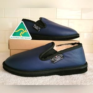 UGG/Bindoon Boots Leather Loafer Slippers with Sheepskin Lining - Blue - Size 9
